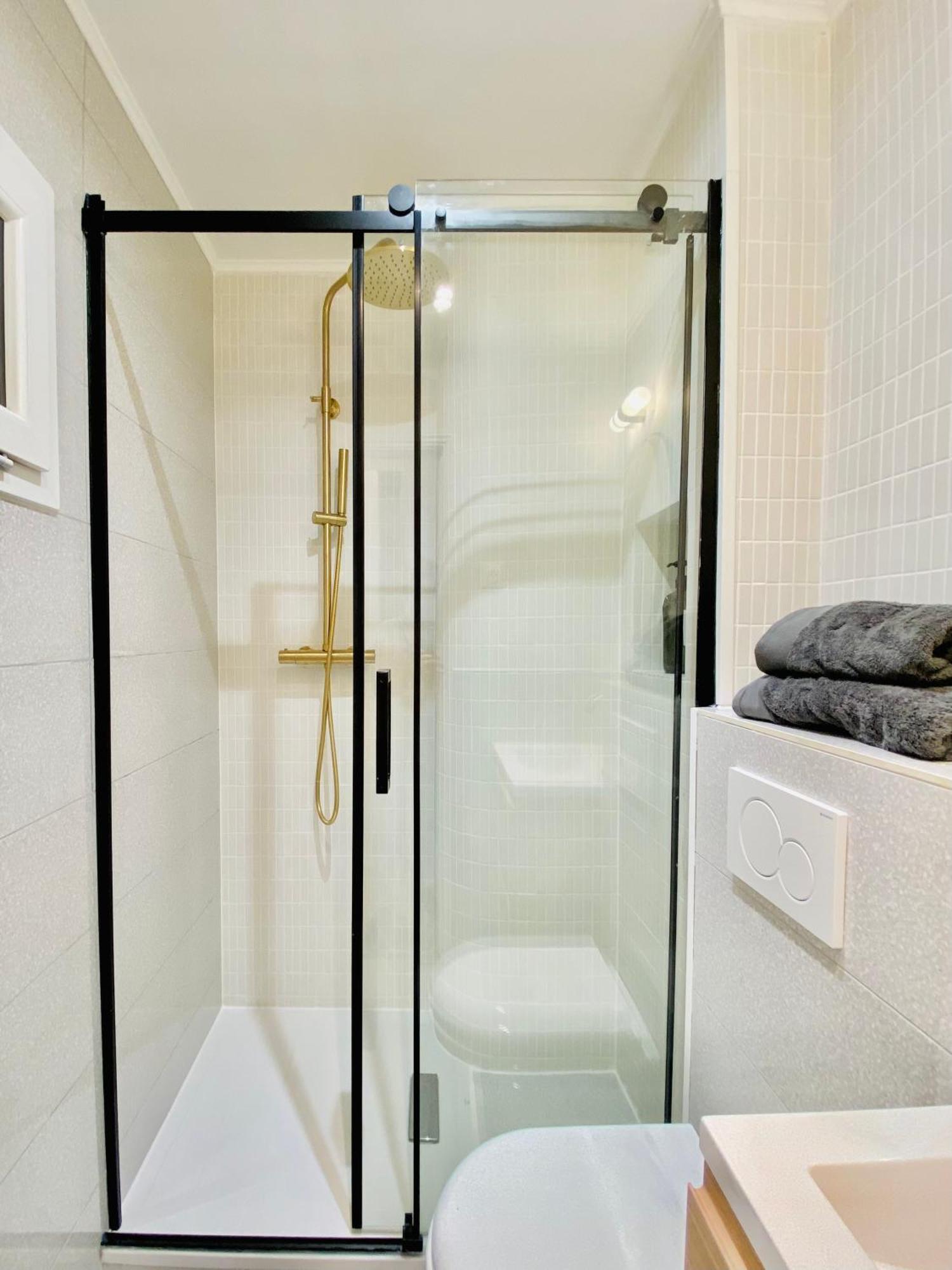 מונטה קרלו Newly Renovated Apartment With Balcony, Ac, Fiber Internet מראה חיצוני תמונה